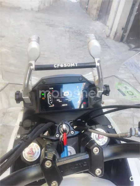 CFMOTO 650 MT – Vista 3