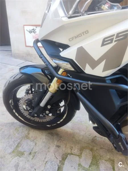 CFMOTO 650 MT – Vista 6