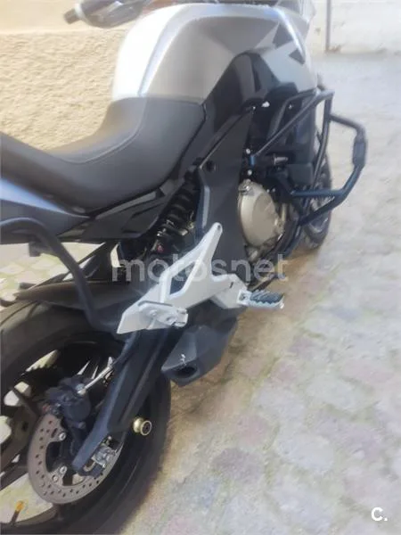 CFMOTO 650 MT – Vista 9