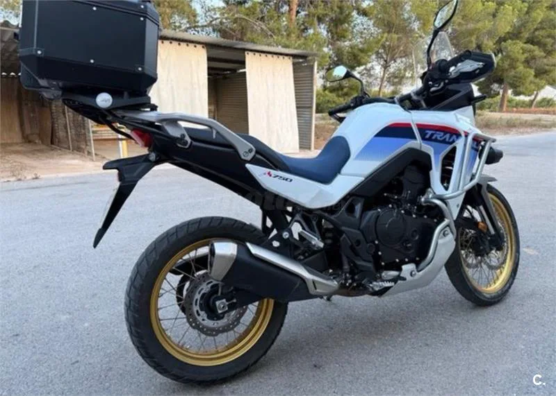 Honda XL 750 Transalp – Vista 3