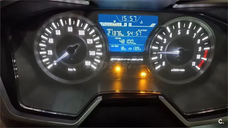 Honda Forza – Vista 10