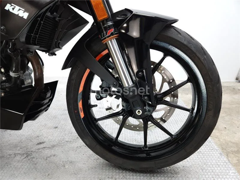 KTM 125 – Vista 11