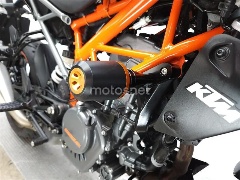 KTM 125 – Vista 13
