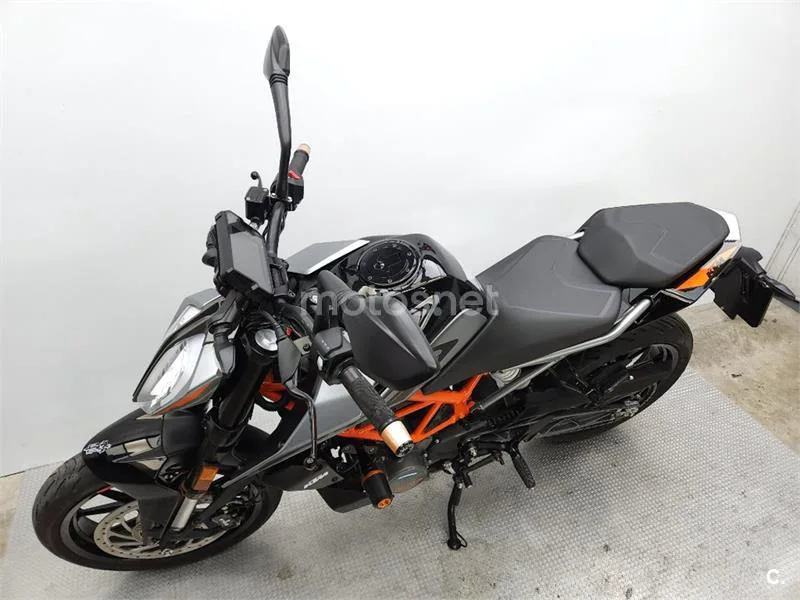 KTM 125 – Vista 16