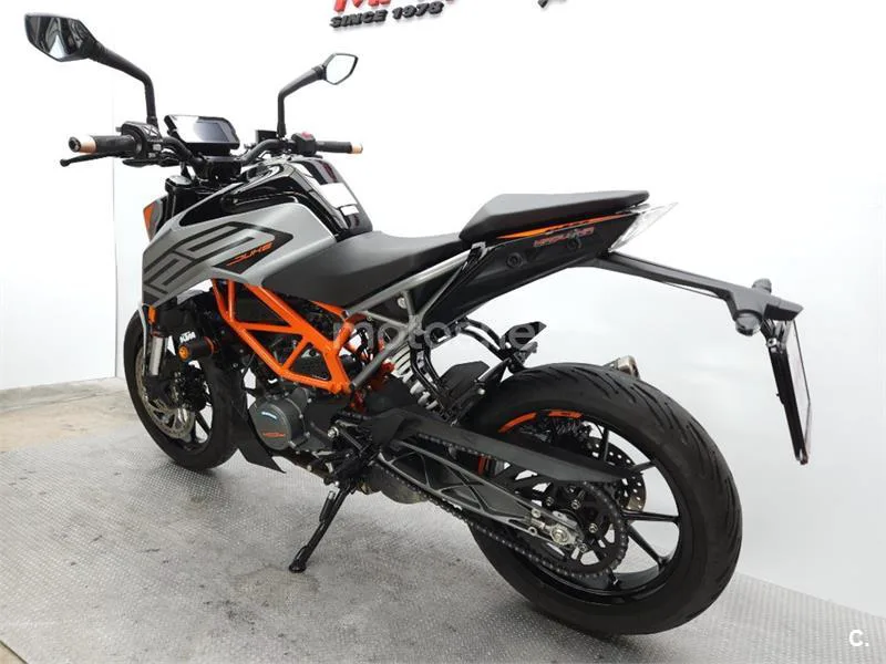 KTM 125 – Vista 17