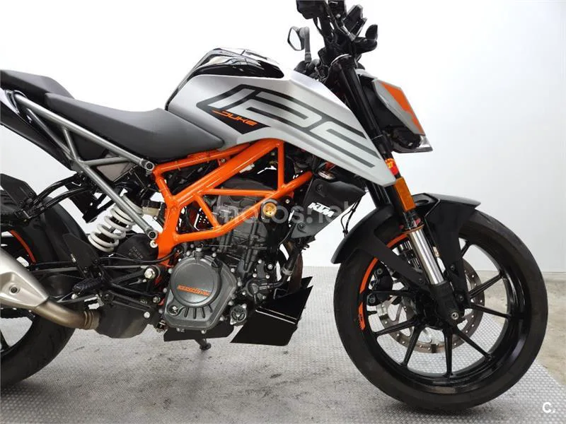 KTM 125 – Vista 6