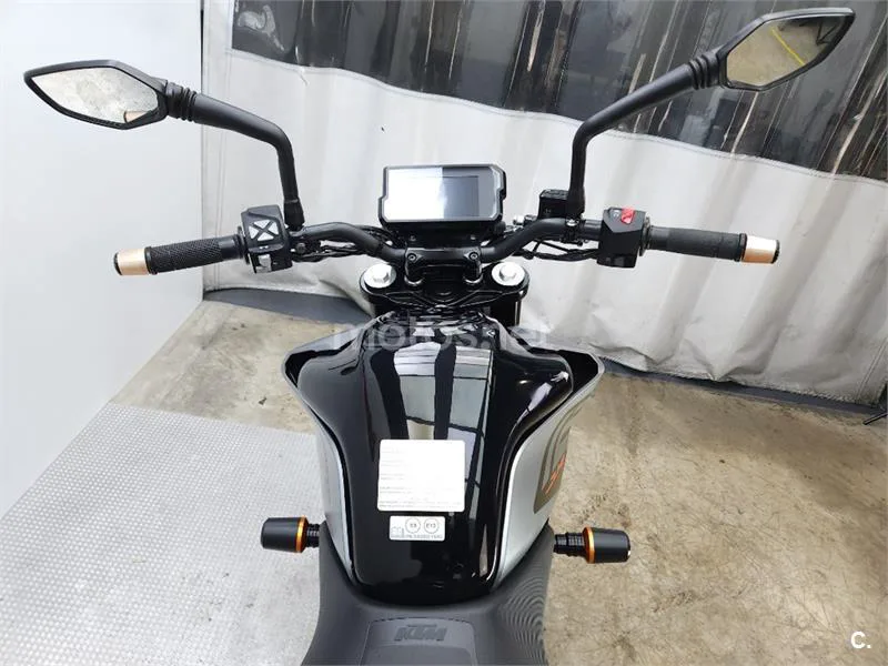 KTM 125 – Vista 7