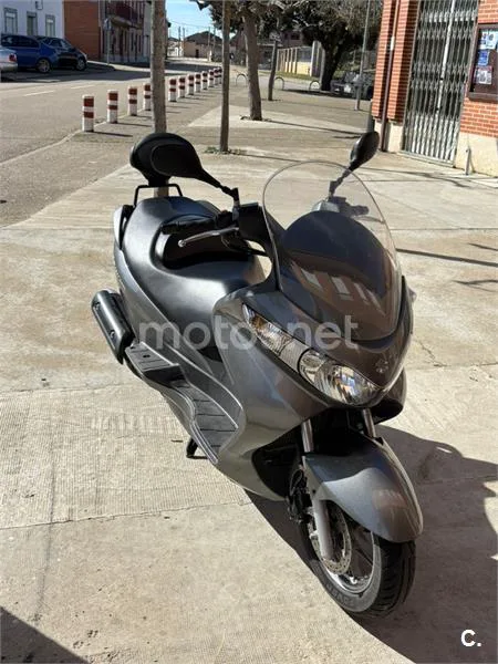 Suzuki Burgman 200 – Vista 3