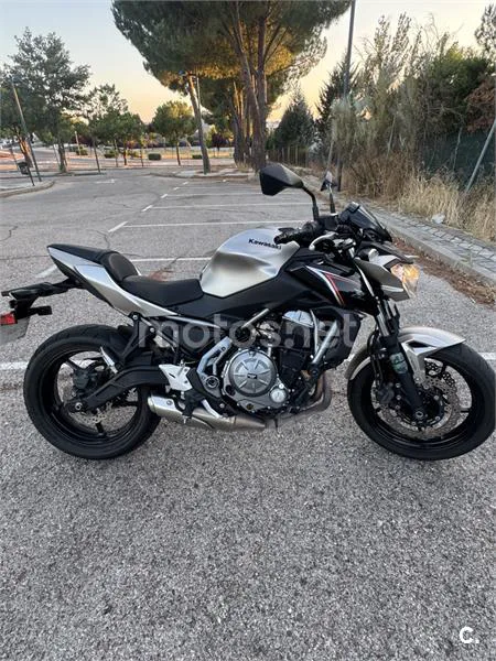 Kawasaki Z650 – Vista 2