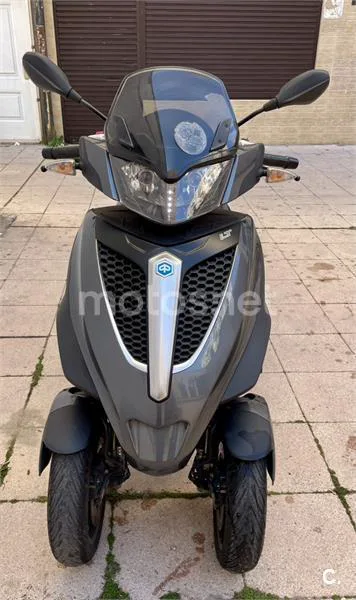 Piaggio MP3 LT 300 – Vista 3
