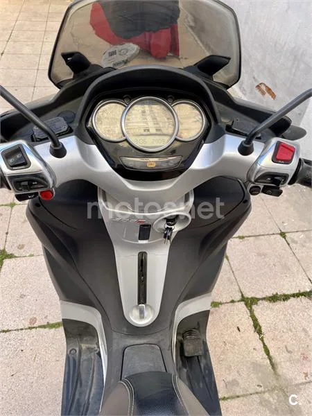 Piaggio MP3 LT 300 – Vista 5