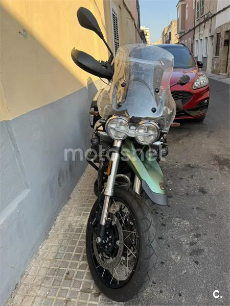 Moto Guzzi V85 TT - Vista 4