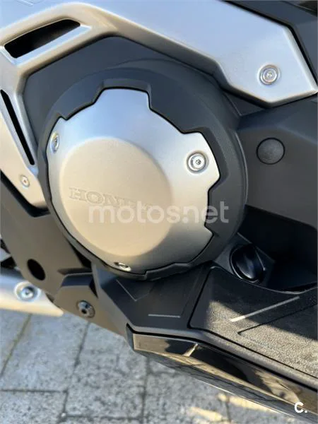 Honda X-ADV – Vista 33