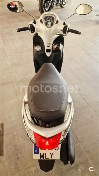 Yamaha D'elight 125 – Vista 7