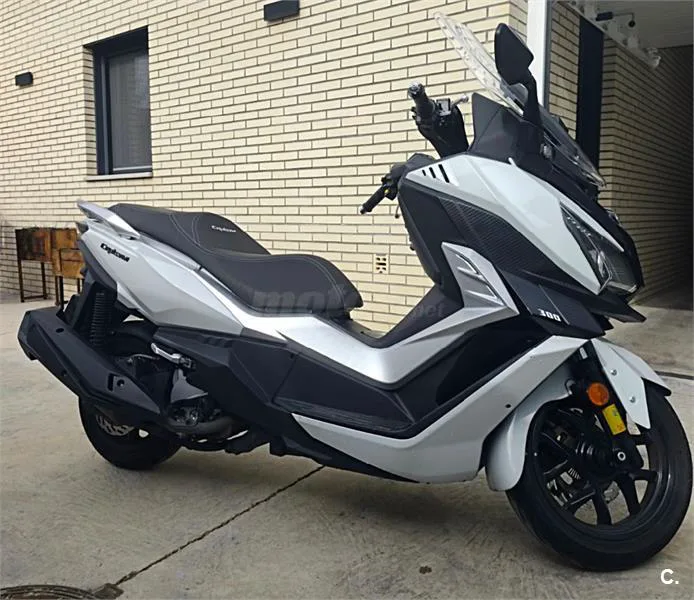 SYM Cruisym – Vista 4