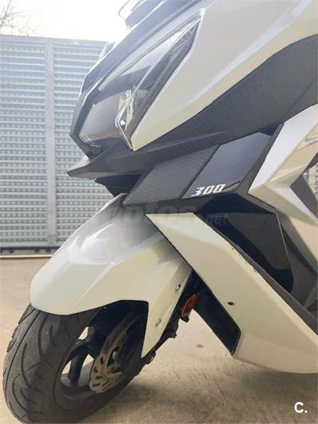 SYM Cruisym – Vista 7