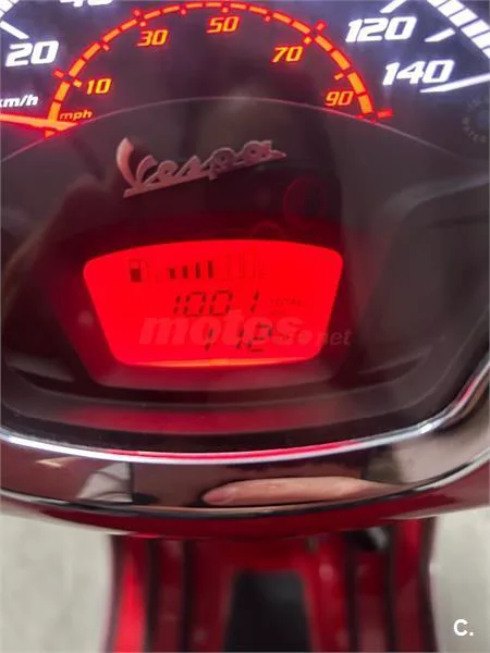 Vespa GTS 300 – Vista 3