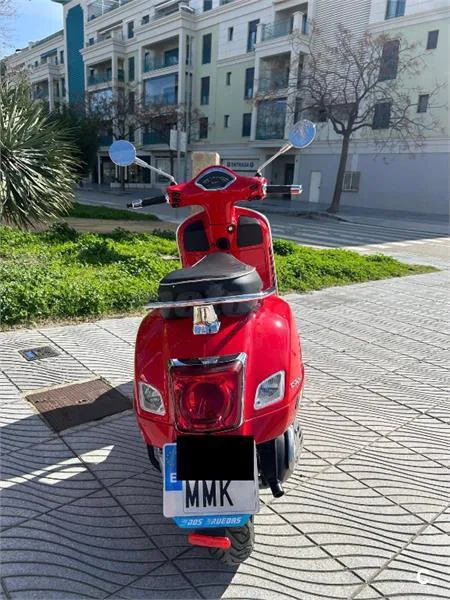 Vespa GTS 300 – Vista 6