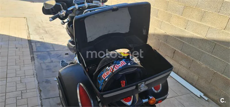 Suzuki Intruder M1800R – Vista 10