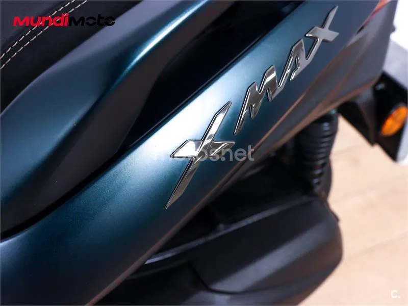 Yamaha TMAX – Vista 18