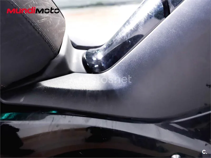 Yamaha TMAX – Vista 26