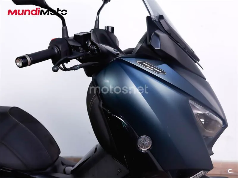 Yamaha TMAX – Vista 27