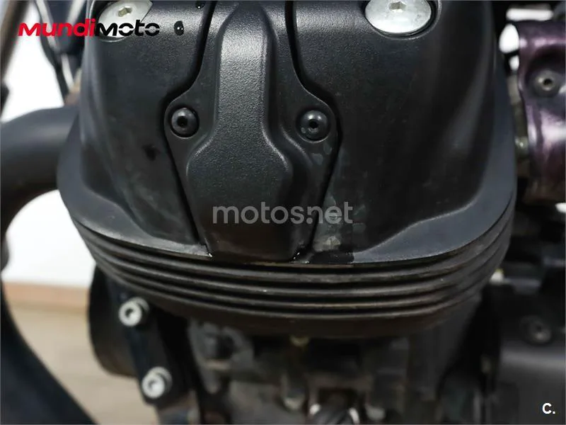 Moto Guzzi V9 – Vista 21