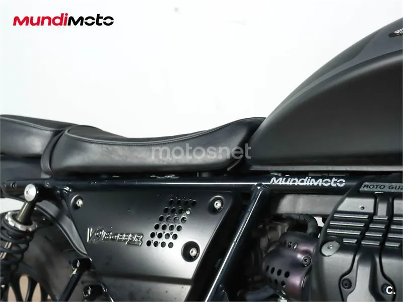 Moto Guzzi V9 – Vista 25