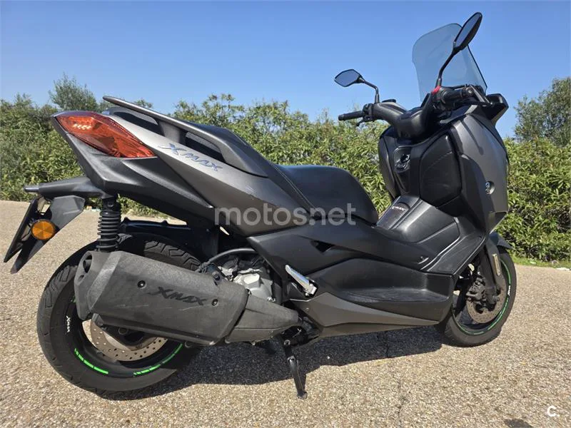 Yamaha XMAX 300 – Vista 11