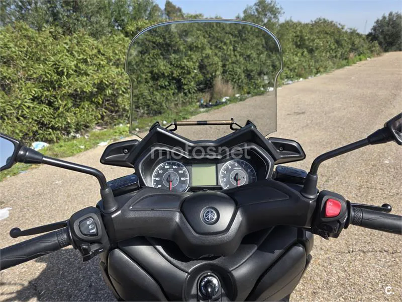 Yamaha XMAX 300 – Vista 8