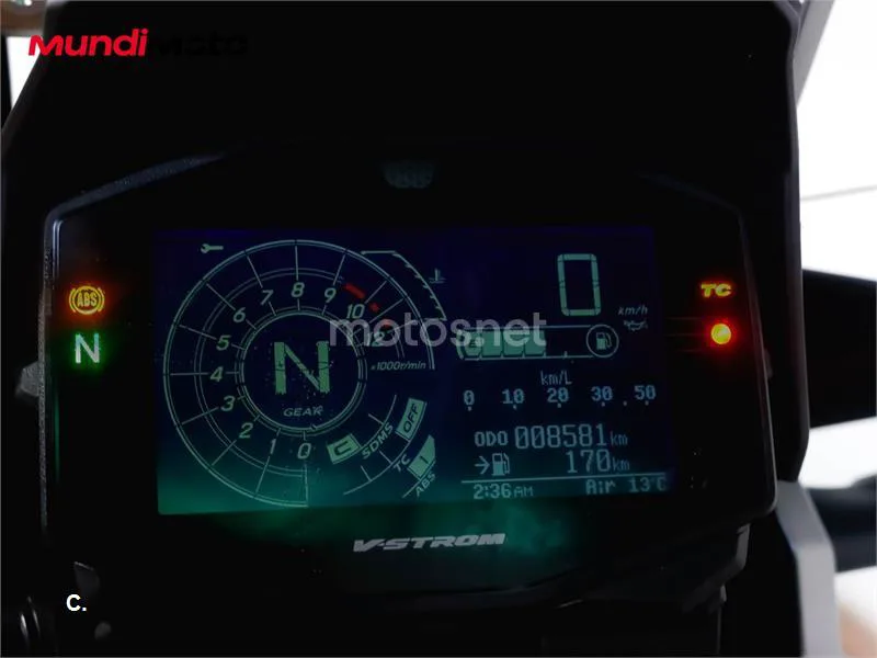 Suzuki V-Strom 1050 – Vista 12