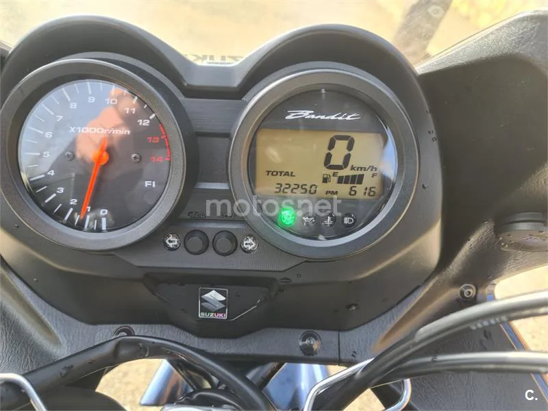 Suzuki Bandit 650 S – Vista 8
