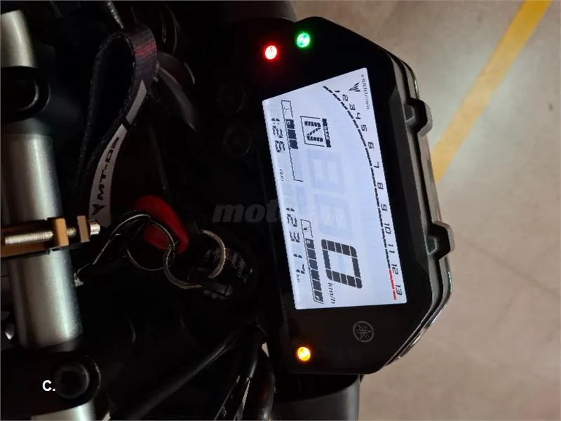 Yamaha MT-03 – Vista 9
