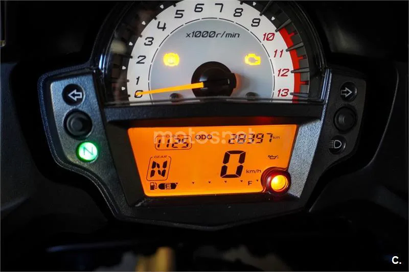 Kawasaki Versys – Vista 14