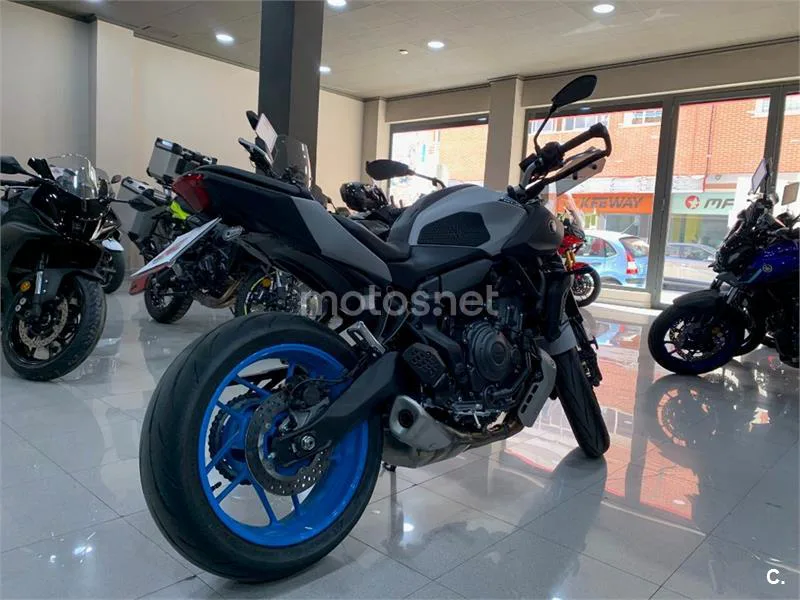 Yamaha MT-07 - Vista 6