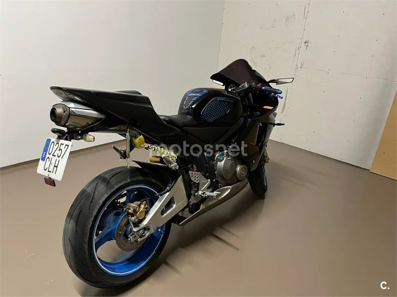 Honda CBR600RR - Vista 4