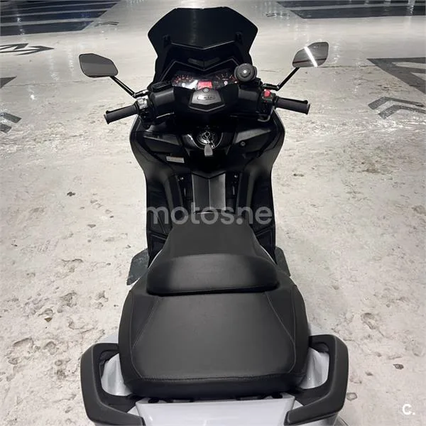 Yamaha TMAX 530 – Vista 7