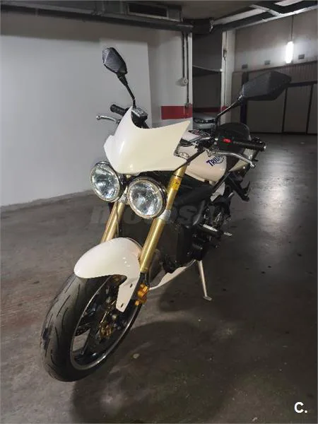 Triumph Street Triple – Vista 4