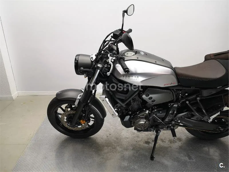 Yamaha XSR 700 – Vista 20