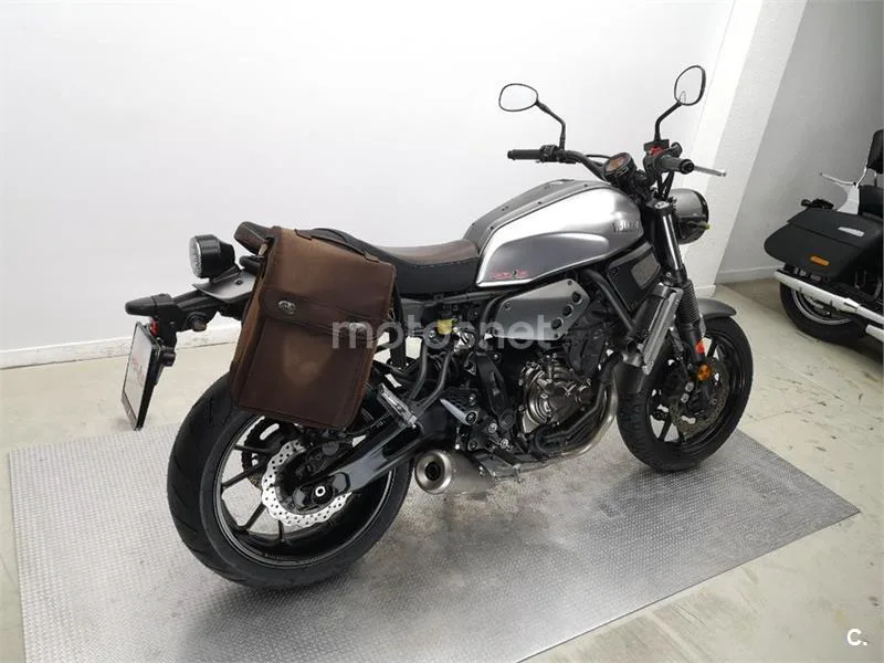 Yamaha XSR 700 – Vista 4