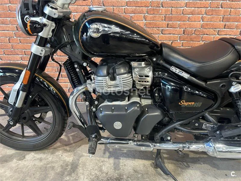 Royal Enfield Super Meteor 650 – Vista 13