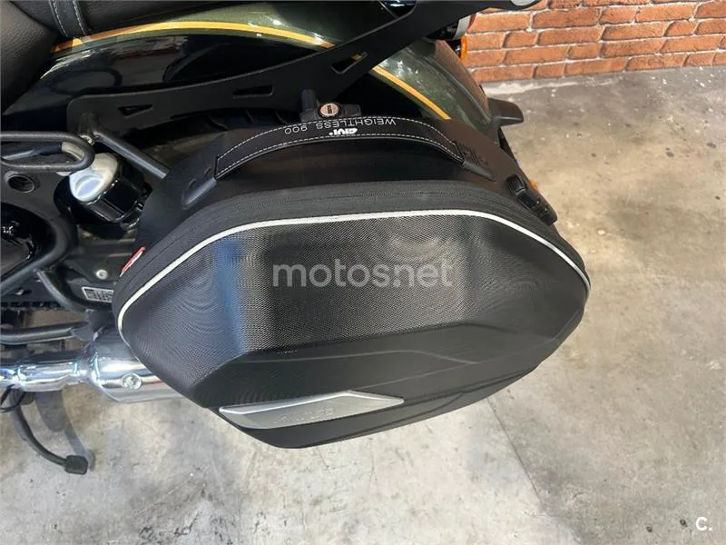 Royal Enfield Super Meteor 650 – Vista 17
