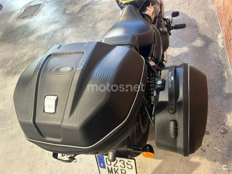 Royal Enfield Super Meteor 650 – Vista 19