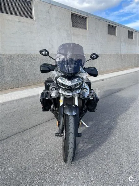 Triumph Tiger 800 XRT – Vista 2