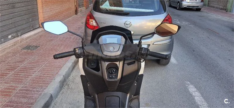 Yamaha NMAX – Vista 7