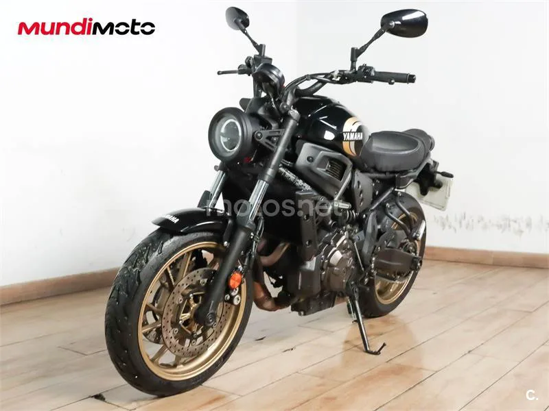 Yamaha XSR 700 – Vista 7