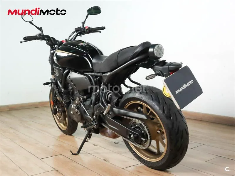 Yamaha XSR 700 – Vista 8