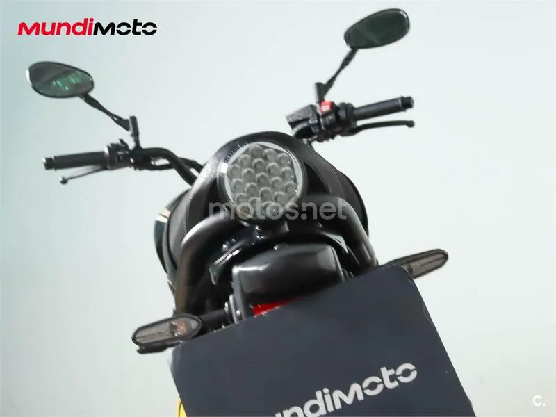 Yamaha XSR 700 – Vista 9