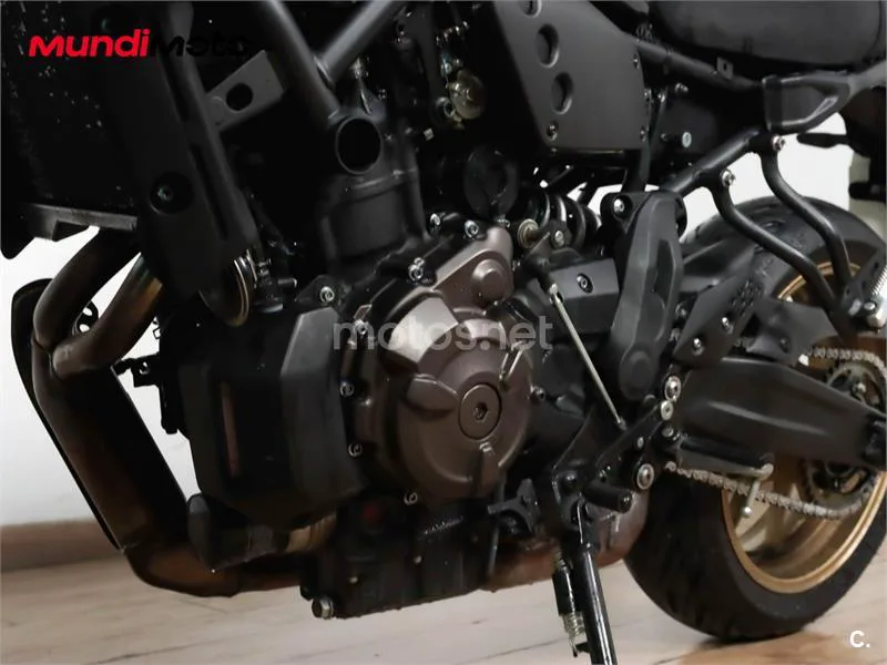 Yamaha XSR 700 – Vista 10