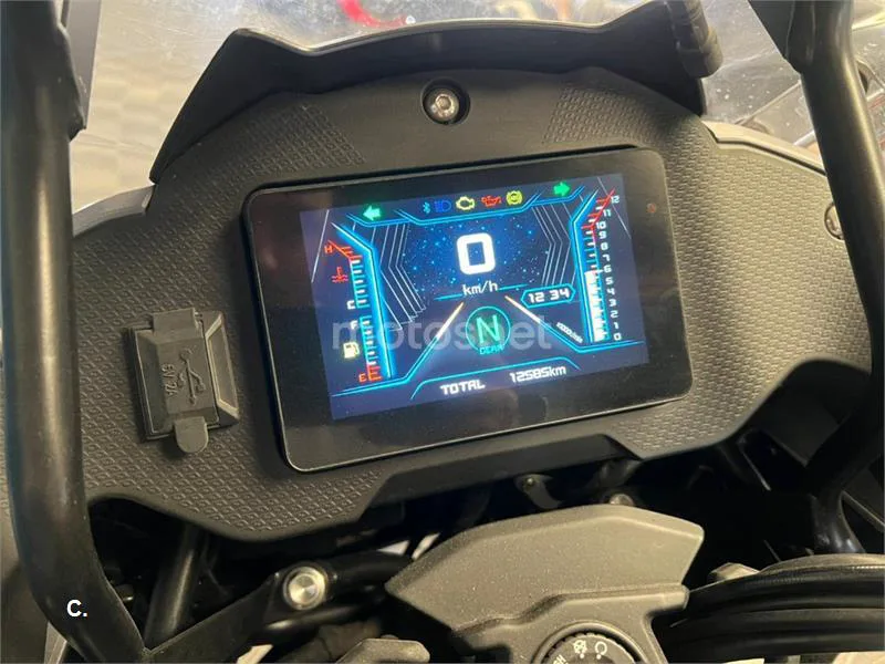 QJ Motor SRT 700 X – Vista 8